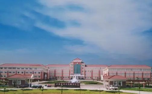 江蘇省溧水高級中學(xué)是公立還是私立,是重點(diǎn)中學(xué)嗎？