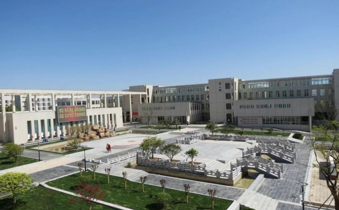 南京市高淳區(qū)湖濱高級中學(xué)簡介概況（建校歷史、地址、師資、校訓(xùn)、環(huán)境）