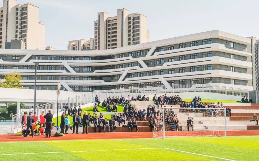 南京金地未來學校是公立還是私立,是重點中學嗎？