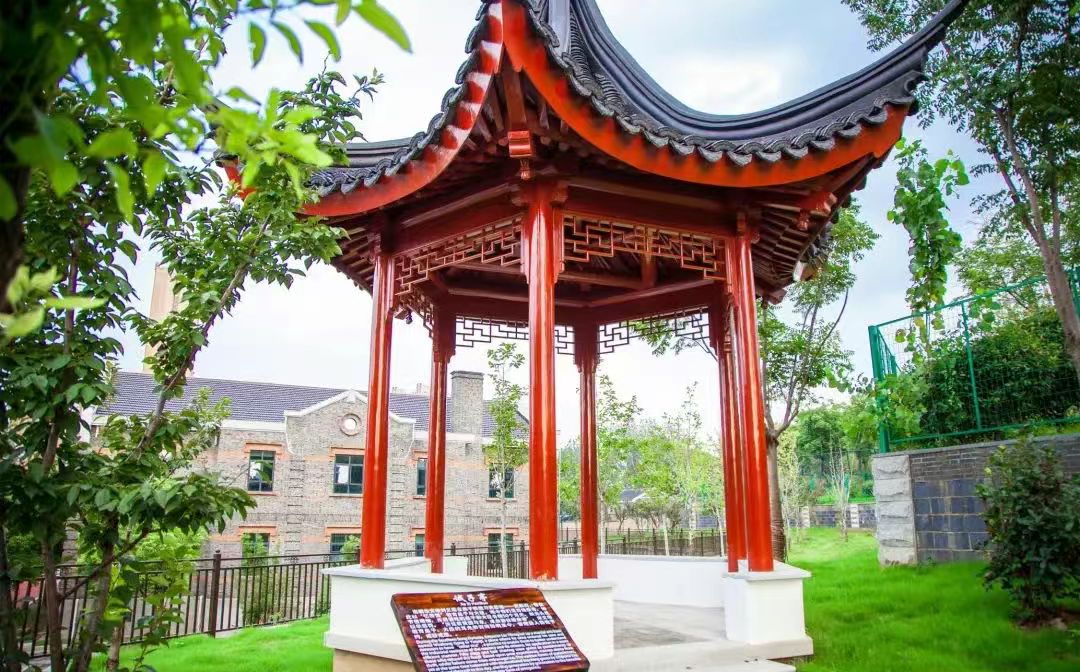 南京時(shí)代雙語學(xué)校是公立還是私立,是重點(diǎn)中學(xué)嗎？