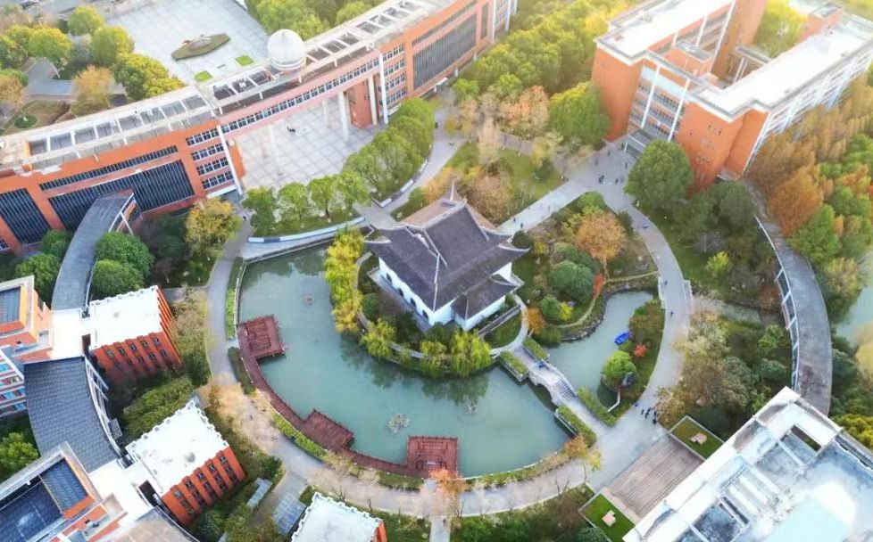 江蘇省震澤中學(xué)簡介概況（建校歷史、地址、師資、校訓(xùn)、環(huán)境）