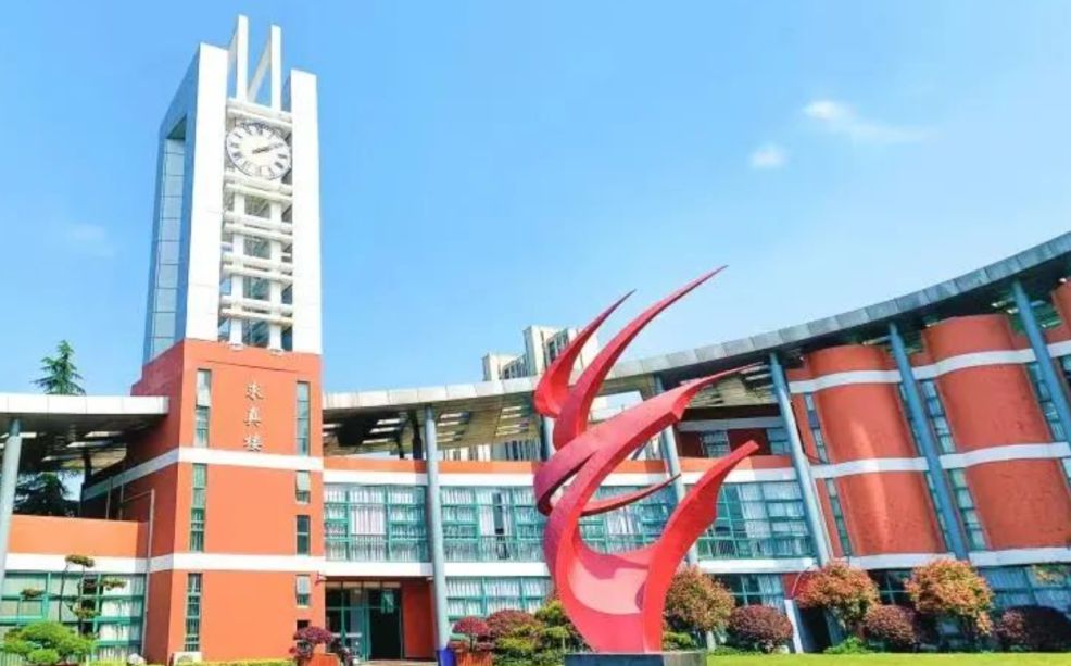 昆山市第一中學(xué)簡介概況（建校歷史、地址、師資、校訓(xùn)、環(huán)境）