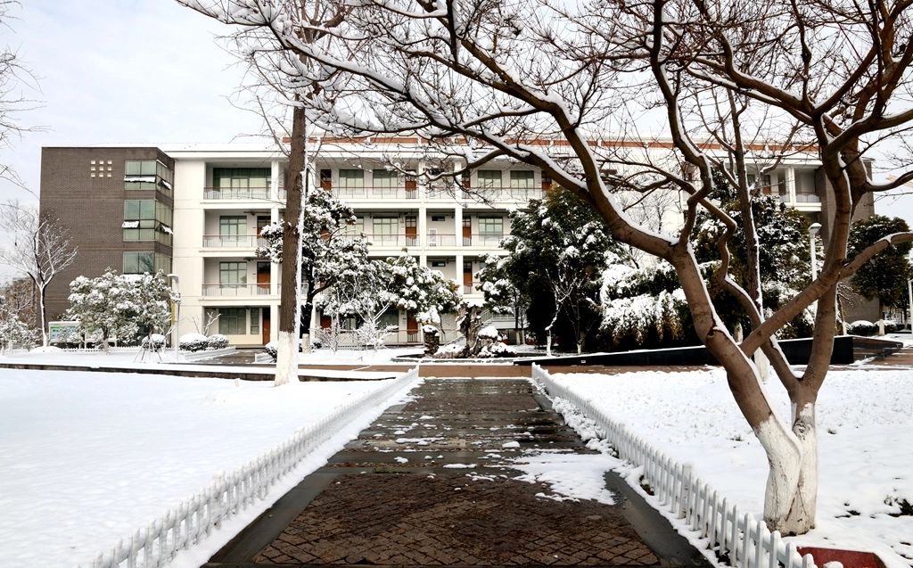 江蘇省太倉高級中學(xué)簡介概況（建校歷史、地址、師資、校訓(xùn)、環(huán)境）