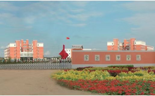 常熟市中學簡介概況（建校歷史、地址、師資、校訓、環(huán)境）