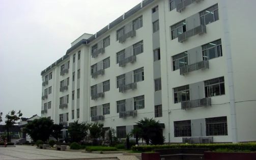 蘇州市第三中學(xué)簡(jiǎn)介概況（建校歷史、地址、師資、校訓(xùn)、環(huán)境）