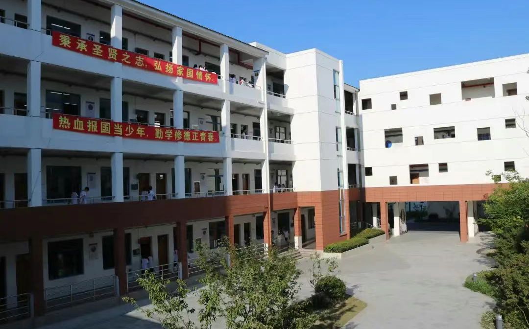 昆山市柏廬高級(jí)中學(xué)在蘇州的排名第幾,南外屬于什么檔次？