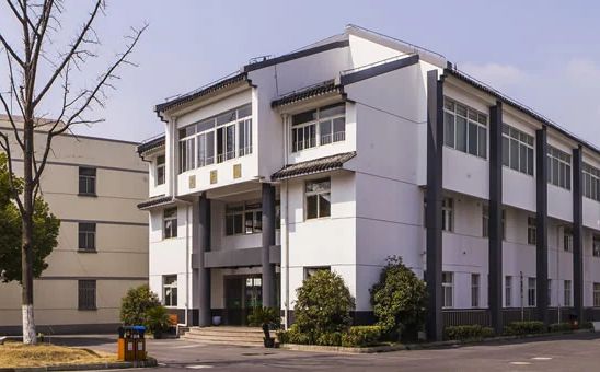 蘇州市第六中學(xué)校是公立還是私立,是重點(diǎn)中學(xué)嗎？