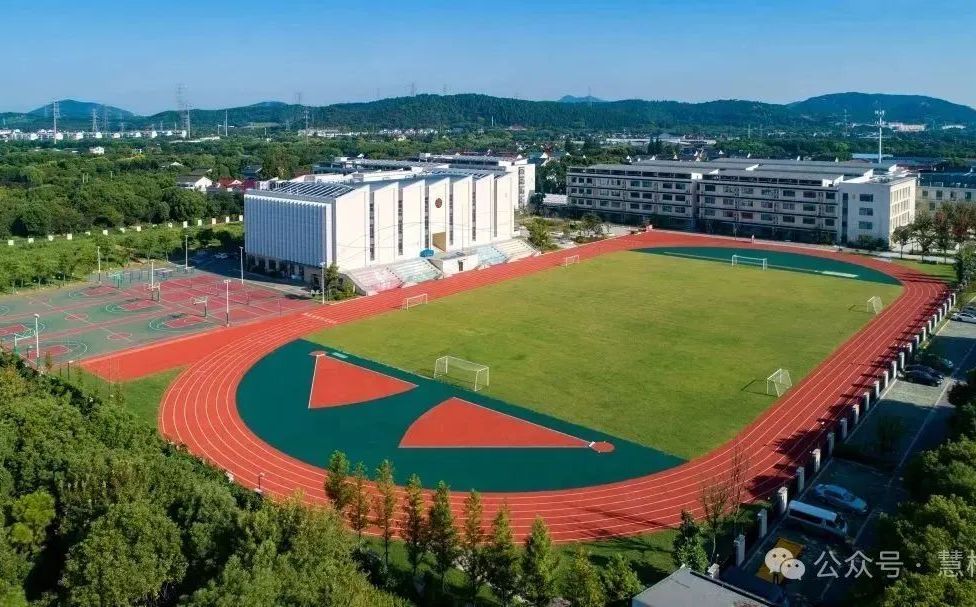 吳中區(qū)金山高級中學(xué)簡介概況（建校歷史、地址、師資、校訓(xùn)、環(huán)境）