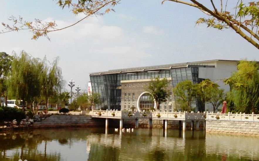 張家港市崇真中學(xué)地址在哪里_位于哪個(gè)區(qū)？