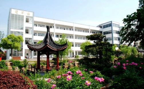 江蘇省沙溪高級中學(xué)簡介概況（建校歷史、地址、師資、校訓(xùn)、環(huán)境）