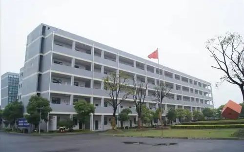 昆山陸家高級(jí)中學(xué)簡(jiǎn)介概況（建校歷史、地址、師資、校訓(xùn)、環(huán)境）