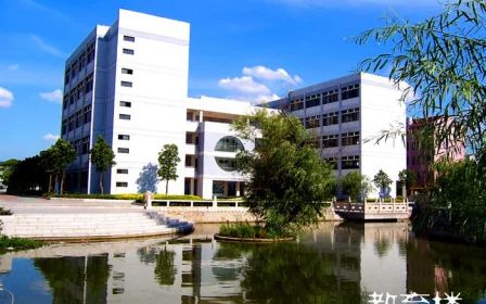 黃埭中學(xué)簡介概況（建校歷史、地址、師資、校訓(xùn)、環(huán)境）