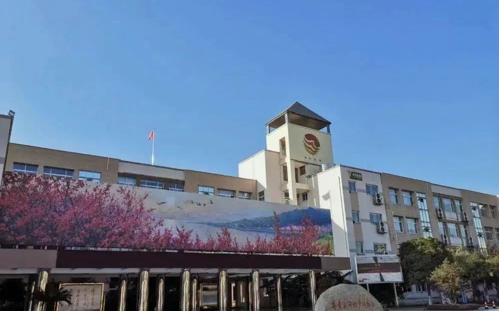 暨陽高中簡介概況（建校歷史、地址、師資、校訓、環(huán)境）