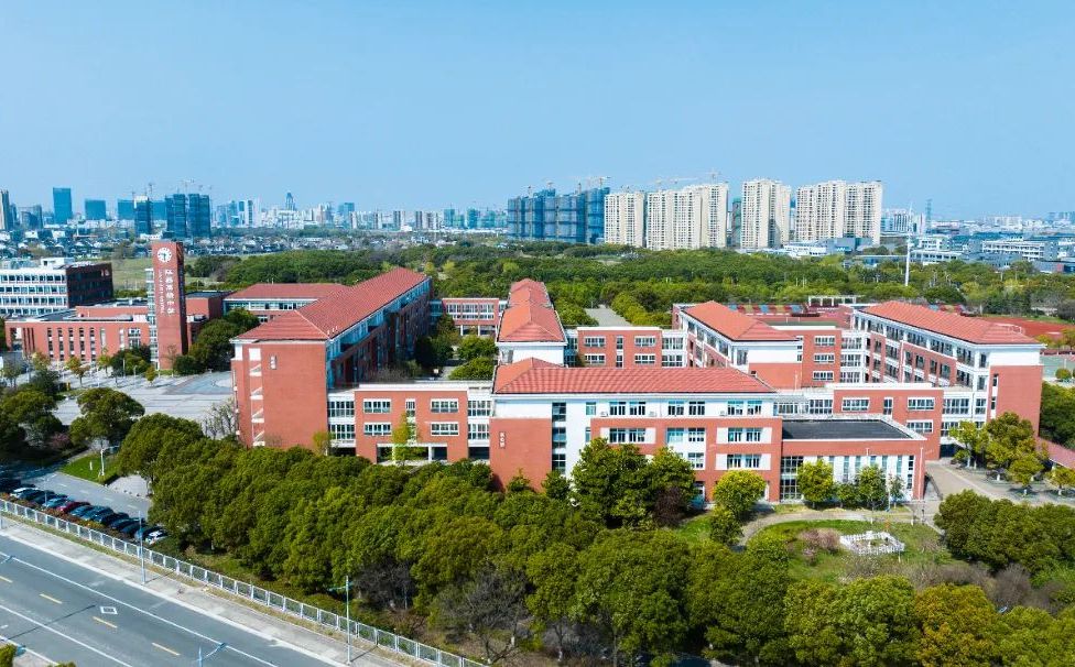 蘇州市陸慕高級中學(xué)簡介概況（建校歷史、地址、師資、校訓(xùn)、環(huán)境）