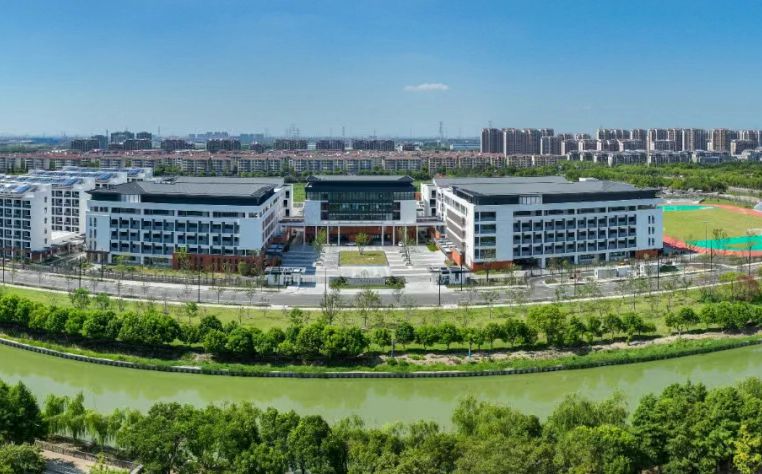 周市高中簡介概況（建校歷史、地址、師資、校訓(xùn)、環(huán)境）