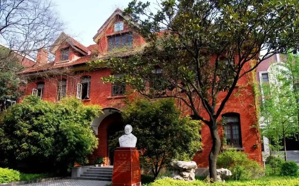 蘇州市第四中學(xué)簡介概況（建校歷史、地址、師資、校訓(xùn)、環(huán)境）