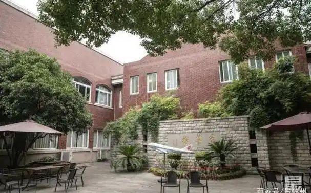 蘇州市第四中學(xué)簡介概況（建校歷史、地址、師資、校訓(xùn)、環(huán)境）