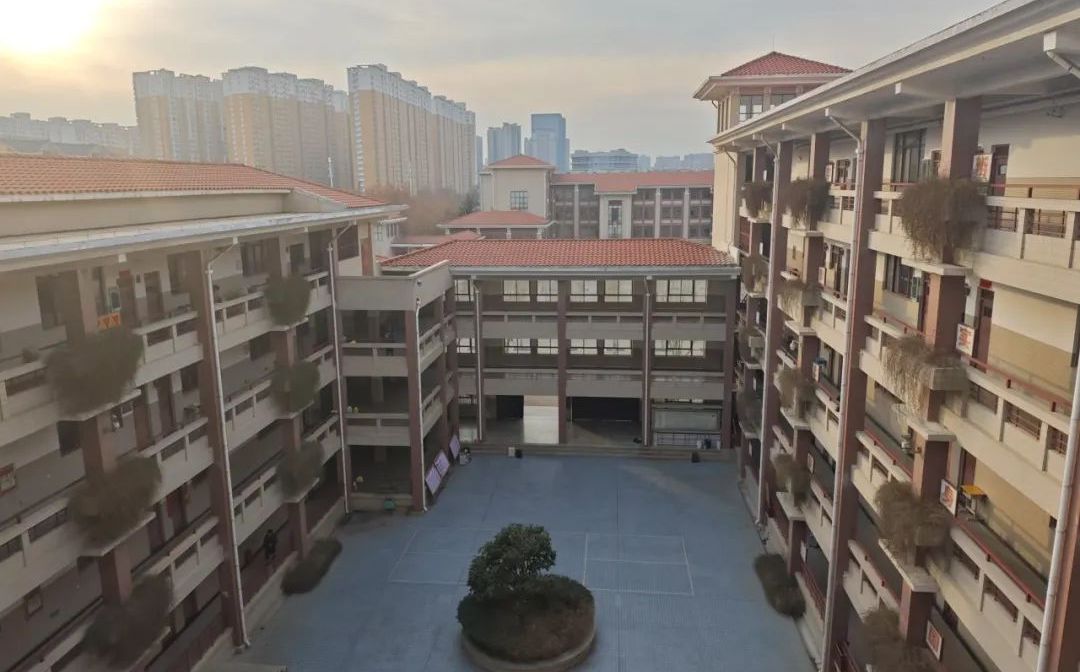 鄭州市第七中學(xué)地址在哪里_位于哪個(gè)區(qū)？