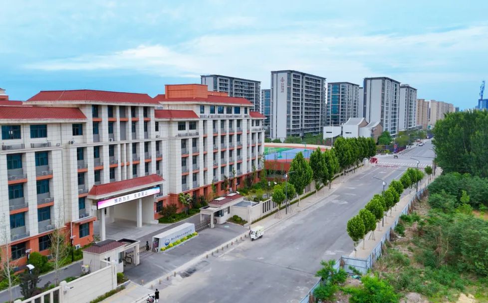 鄭州市第四十七中學簡介概況（建校歷史、地址、師資、校訓、環(huán)境）