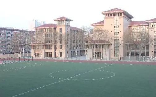 鄭州市第二中學(xué)簡介概況（建校歷史、地址、師資、校訓(xùn)、環(huán)境）