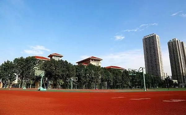 鄭州市第二中學(xué)有幾個校區(qū)_分別在哪里？