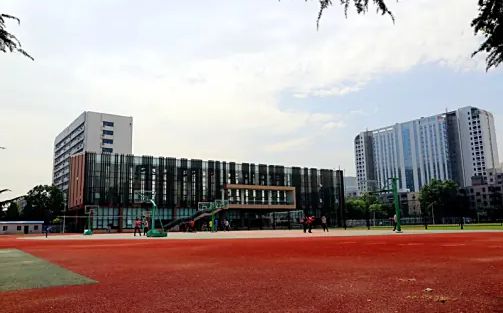 鄭州市第二高級(jí)中學(xué)簡(jiǎn)介概況（建校歷史、地址、師資、校訓(xùn)、環(huán)境）