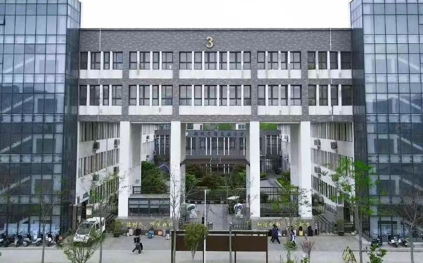 鄭州市第十中學(xué)有幾個(gè)校區(qū)_分別在哪里？