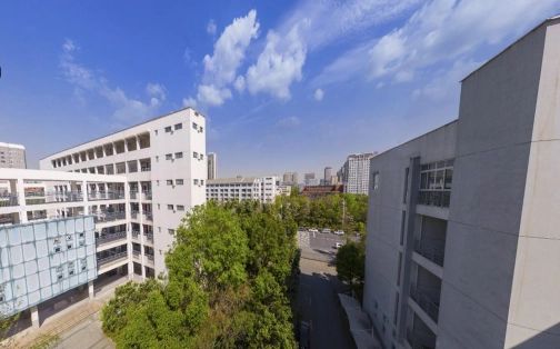 合肥市第一中學(xué)簡介概況（建校歷史、地址、師資、校訓(xùn)、環(huán)境）