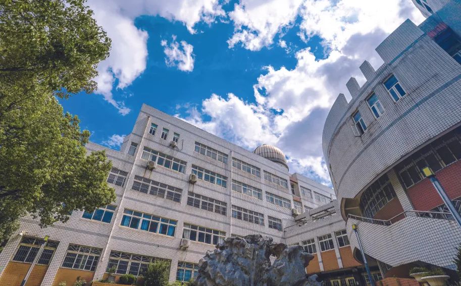 合肥市第六中學是公立還是私立,是重點中學嗎？