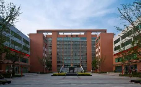 合肥一六八中學(xué)簡介概況（建校歷史、地址、師資、校訓(xùn)、環(huán)境）