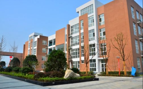 合肥一六八中學(xué)簡介概況（建校歷史、地址、師資、校訓(xùn)、環(huán)境）