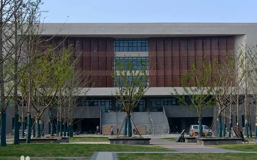 合肥市第四中學(xué)是公立還是私立,是重點(diǎn)中學(xué)嗎？