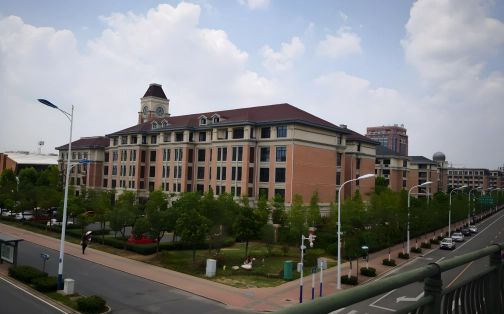 合肥市第七中學是公立還是私立,是重點中學嗎？