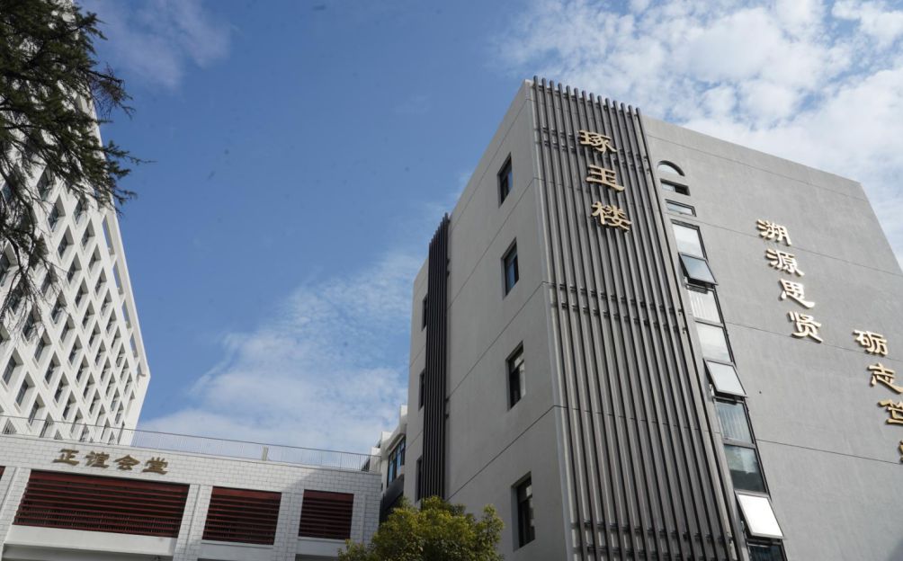 合肥市第三中學(xué)簡介概況（建校歷史、地址、師資、校訓(xùn)、環(huán)境）