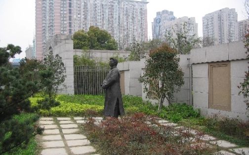 杭州高級(jí)中學(xué)簡介概況（建校歷史、地址、師資、校訓(xùn)、環(huán)境）