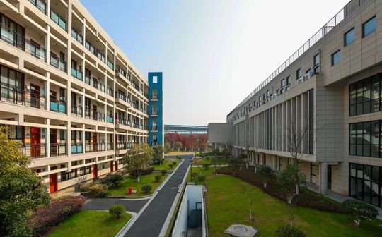 杭州市長(zhǎng)河高級(jí)中學(xué)簡(jiǎn)介概況（建校歷史、地址、師資、校訓(xùn)、環(huán)境）