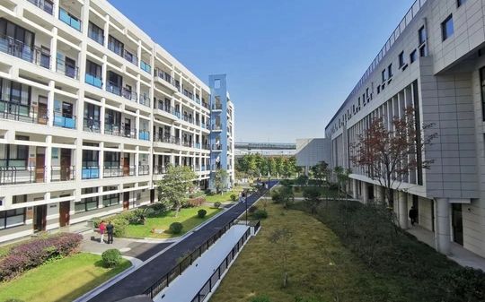 杭州市長河高級中學校區(qū)在哪_在哪個區(qū)？