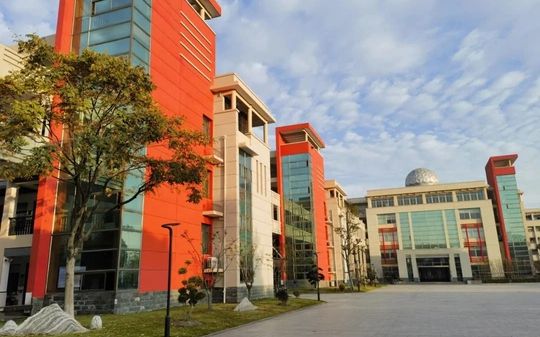 杭州高級中學錢塘學校簡介概況（建校歷史、地址、師資、校訓、環(huán)境）