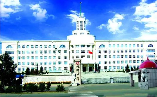 哈爾濱市雙城區(qū)兆麟中學簡介概況（建校歷史、地址、師資、校訓、環(huán)境）