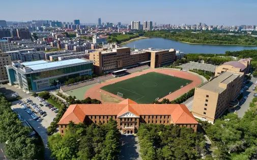 吉林省實(shí)驗(yàn)中學(xué)簡(jiǎn)介概況（建校歷史、地址、師資、校訓(xùn)、環(huán)境）