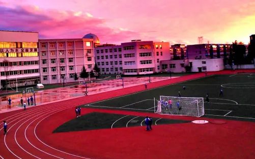 長(zhǎng)春汽車經(jīng)濟(jì)技術(shù)開發(fā)區(qū)第六中學(xué)在長(zhǎng)春的排名第幾,屬于什么檔次？