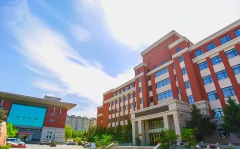 長(zhǎng)春市第一中學(xué)是公立還是私立,是重點(diǎn)中學(xué)嗎？