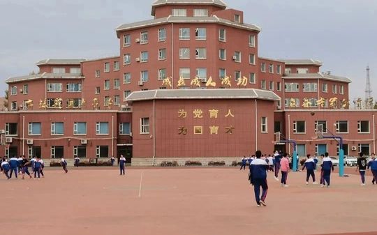 長春市第七中學(xué)簡介概況（建校歷史、地址、師資、校訓(xùn)、環(huán)境）