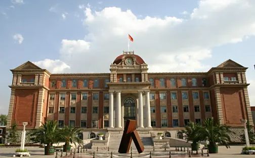 天津市實(shí)驗(yàn)中學(xué)簡(jiǎn)介概況（建校歷史、地址、師資、校訓(xùn)、環(huán)境）