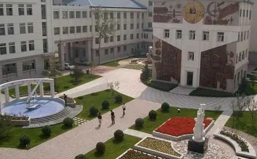 天津市第四中學(xué)簡(jiǎn)介概況（建校歷史、地址、師資、校訓(xùn)、環(huán)境）