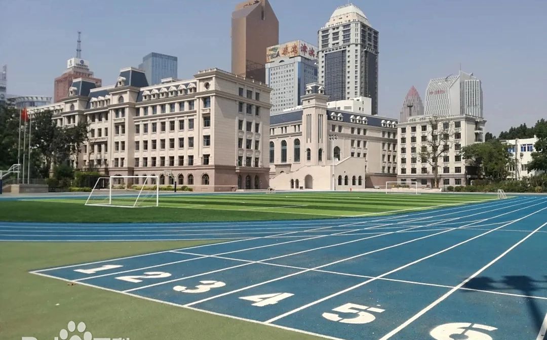 海河中學(xué)是公立還是私立,是重點(diǎn)中學(xué)嗎？