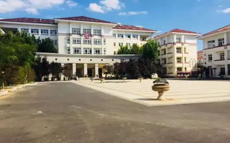 天津市第四十五中學(xué)簡介概況（建校歷史、地址、師資、校訓(xùn)、環(huán)境）