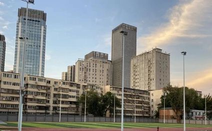 天津第二十五中學(xué)是公立還是私立,是重點(diǎn)中學(xué)嗎？