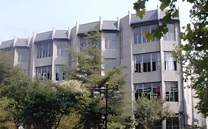 河北師范大學附屬中學是公立還是私立,是重點中學嗎？