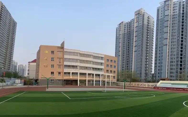 石家莊市第二十中學是公立還是私立,是重點中學嗎？